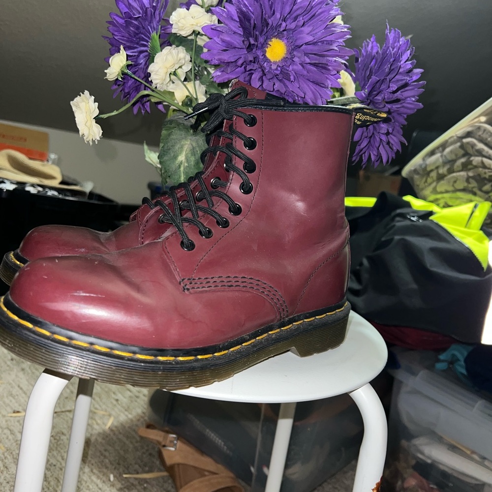 Red doc martens - Picture 2 of 3